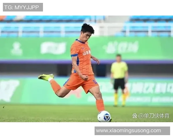 武汉迎来足球巨星加盟引发球迷热烈期待与关注